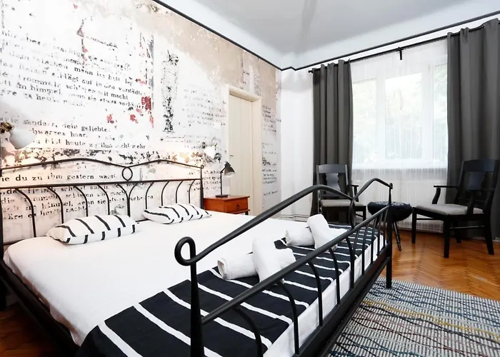 Traditional Modern 3 Bedroom In Center Appartamento *