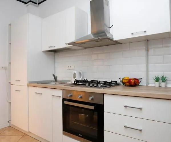 Traditional Modern 3 Bedroom In Center Appartamento *