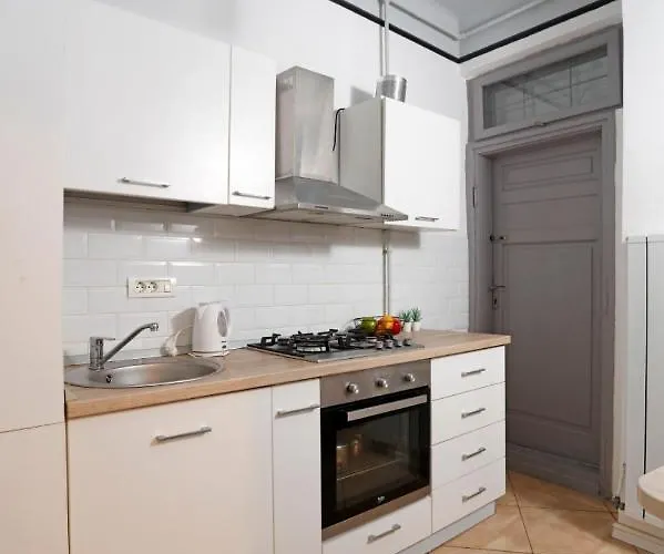 Apartamento Traditional Modern 3 Bedroom In Center Bucareste