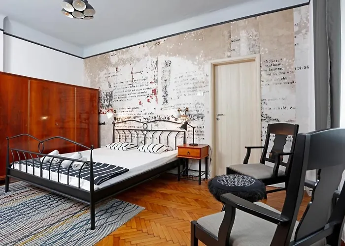 아파트 Traditional Modern 3 Bedroom In Center 부쿠레슈티