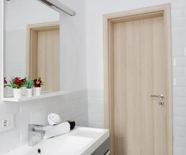 Apartament Traditional Modern 3 Bedroom In Center *