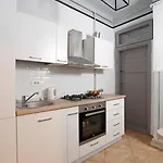 アパート Traditional Modern 3 Bedroom In Center ブカレスト