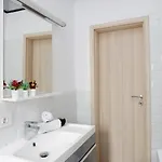 アパート Traditional Modern 3 Bedroom In Center *